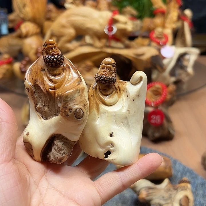 宏***。柏木（崖柏）崖柏摆件