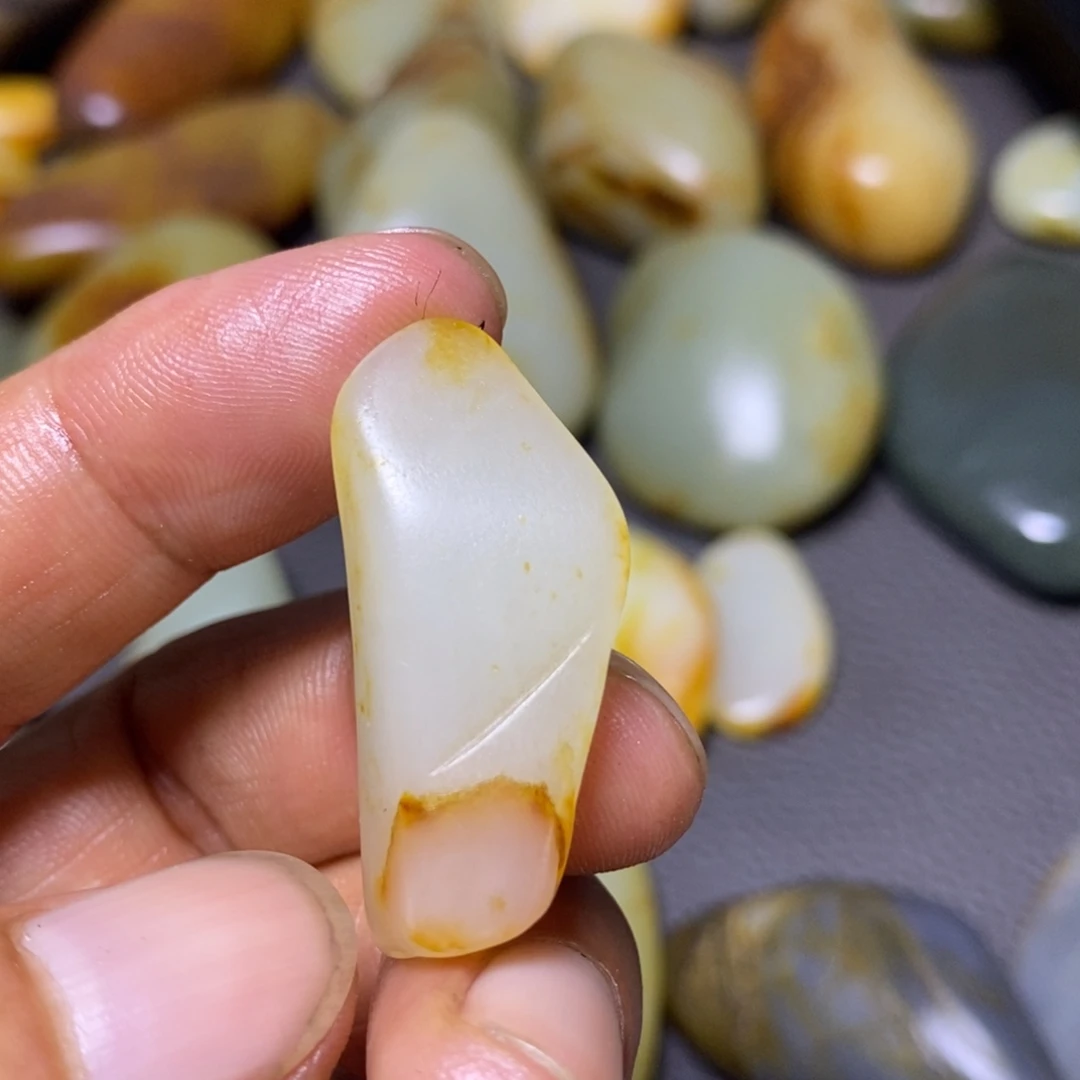 未镶嵌和田玉（糖玉）挂件