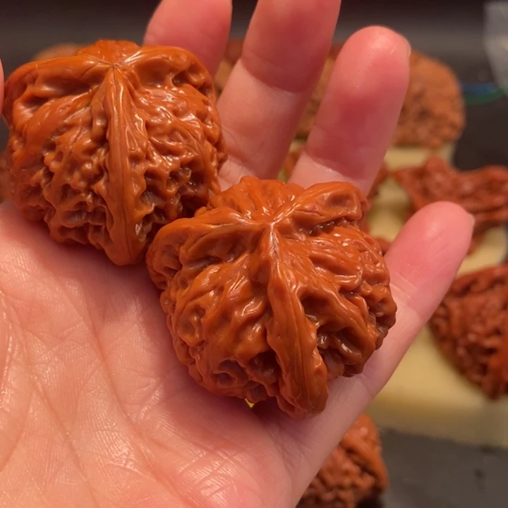 麒***子文玩核桃吊坠工艺核桃