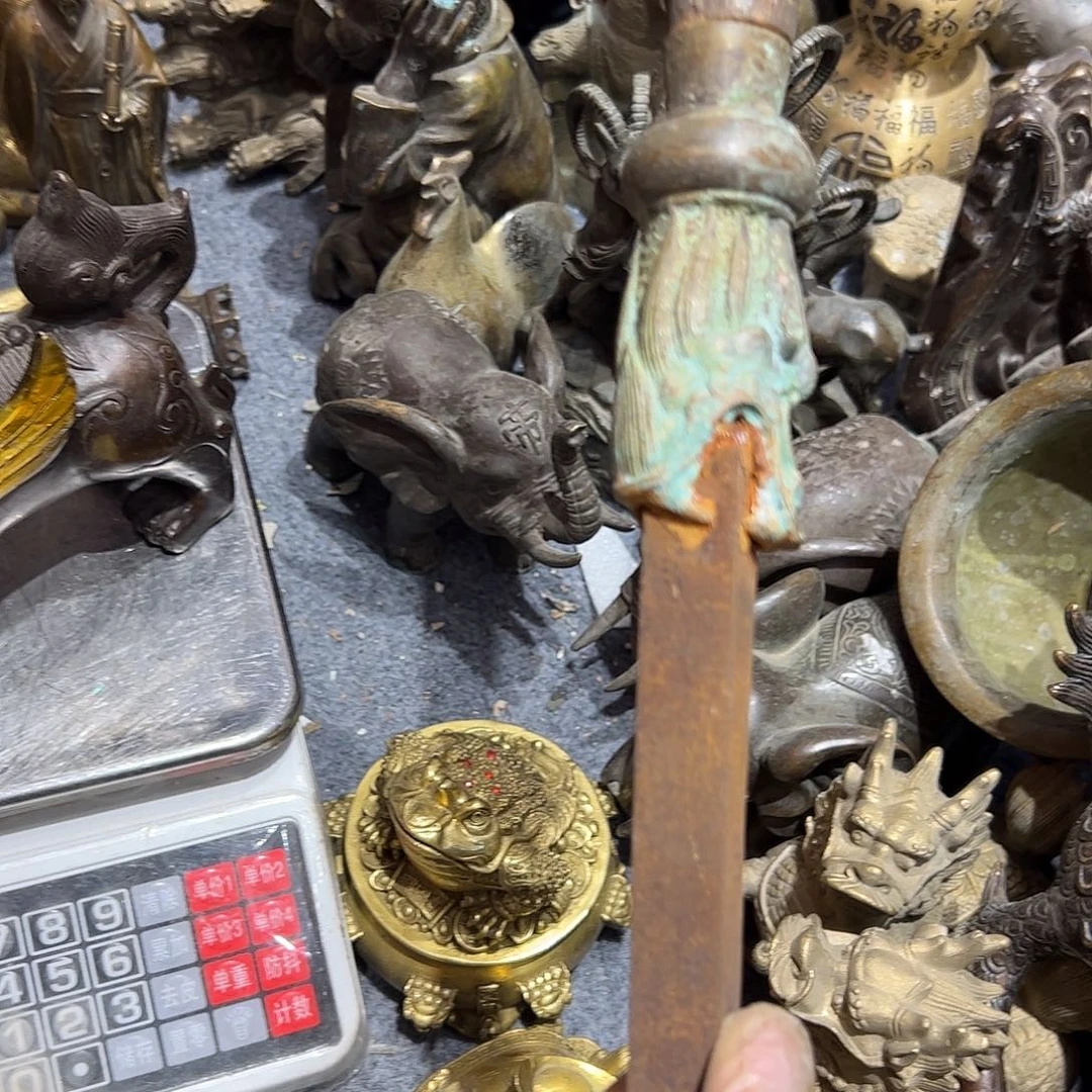 聖**士微瑕疵黄铜摆件工艺品