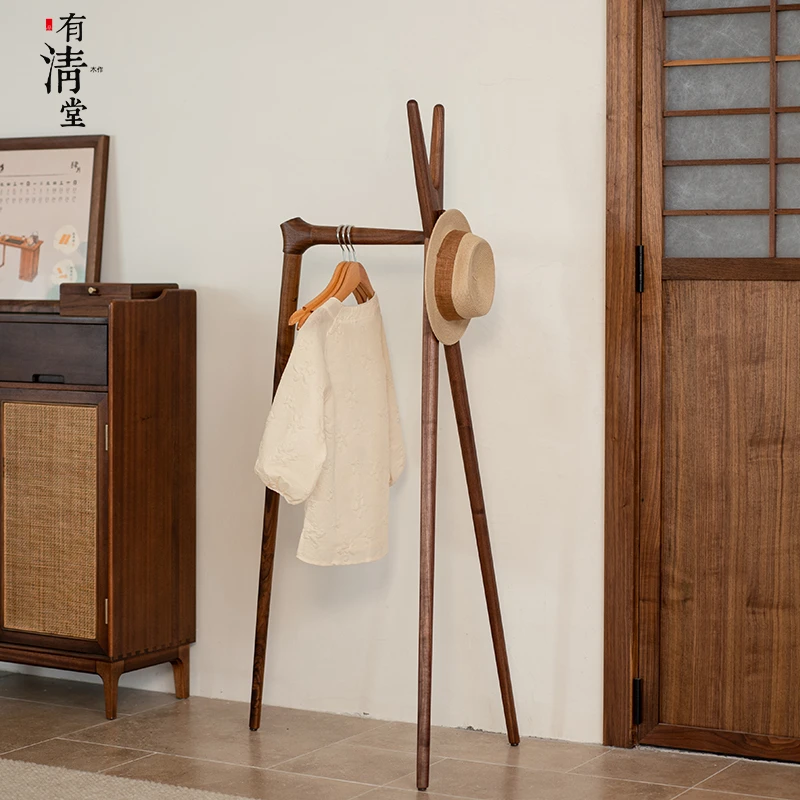 有清堂新中式三脚衣帽架北美黑胡桃木挂衣架百搭多场景家用衣服架