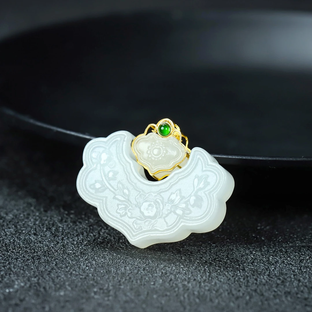 和田玉白玉18K金镶嵌梅花祥云如意锁吊坠DZ313多样性发其一