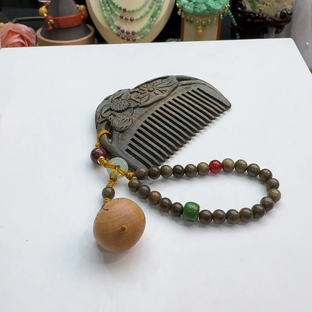 翡翠未镶嵌颈饰原价398 炸福利45一把 淡淡香味