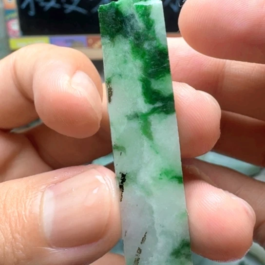 翡翠未镶嵌颈饰27645