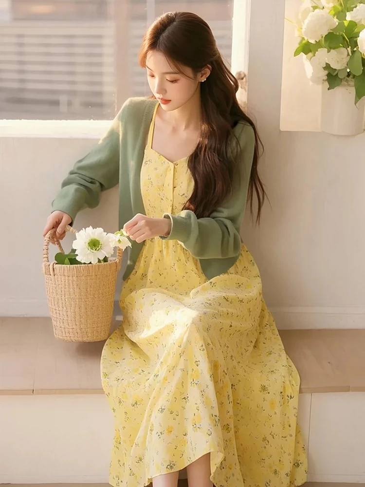 2025春季新款多巴胺穿搭高级感绿色开衫搭配吊带碎花半身裙两件套