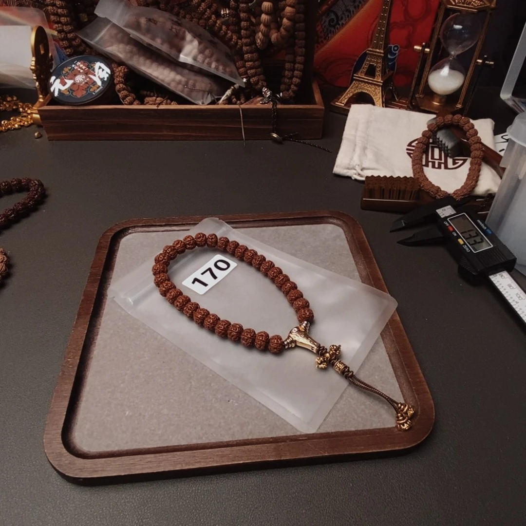 吊坠金刚菩提沃**杰哦哦哦哦哦哦哦哦哦哦哦