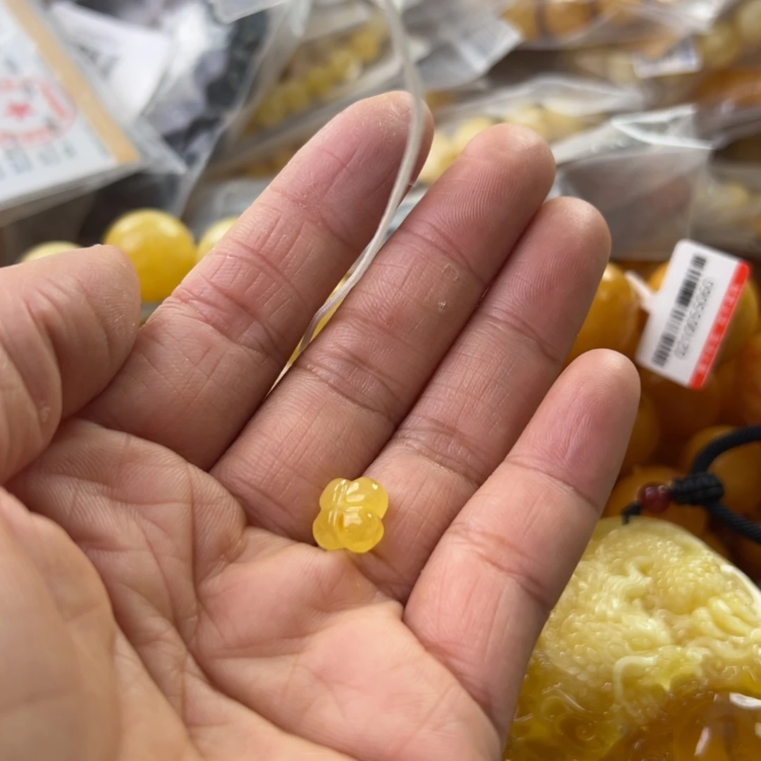 琥珀珠宝奇石未镶嵌