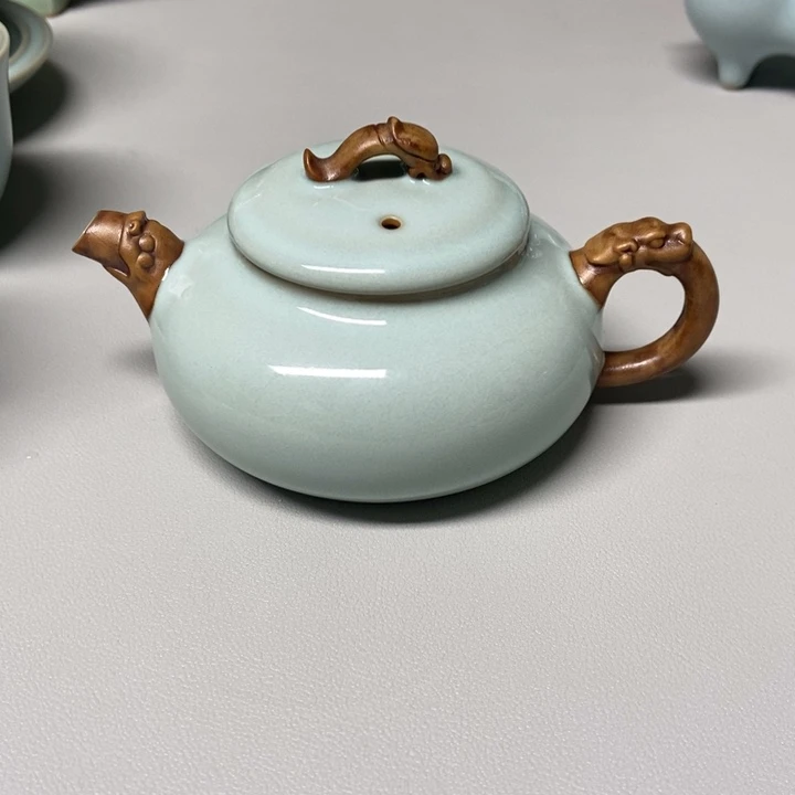 赵琳支钉龙壶带礼盒