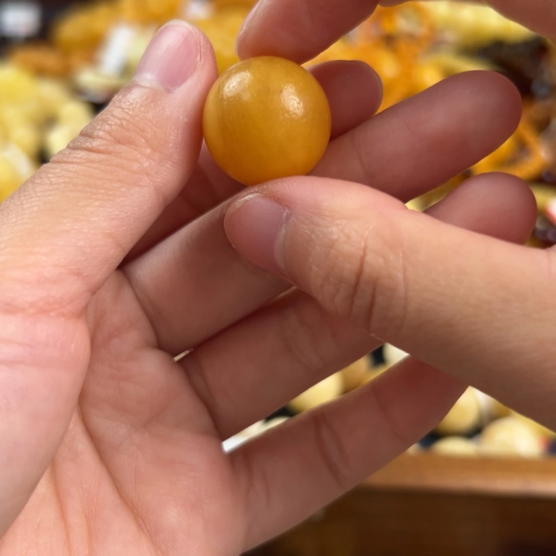 未镶嵌琥珀珠宝奇石