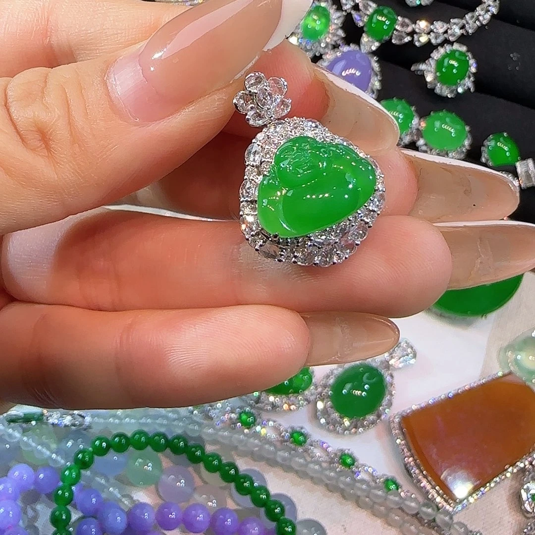 翡翠18K金镶嵌戒指