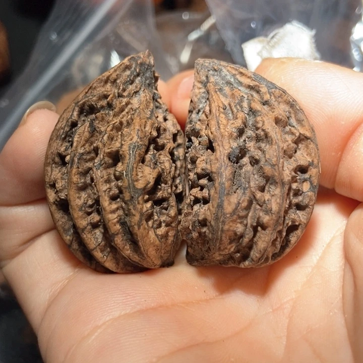 文玩核桃把件东北楸子小雪166