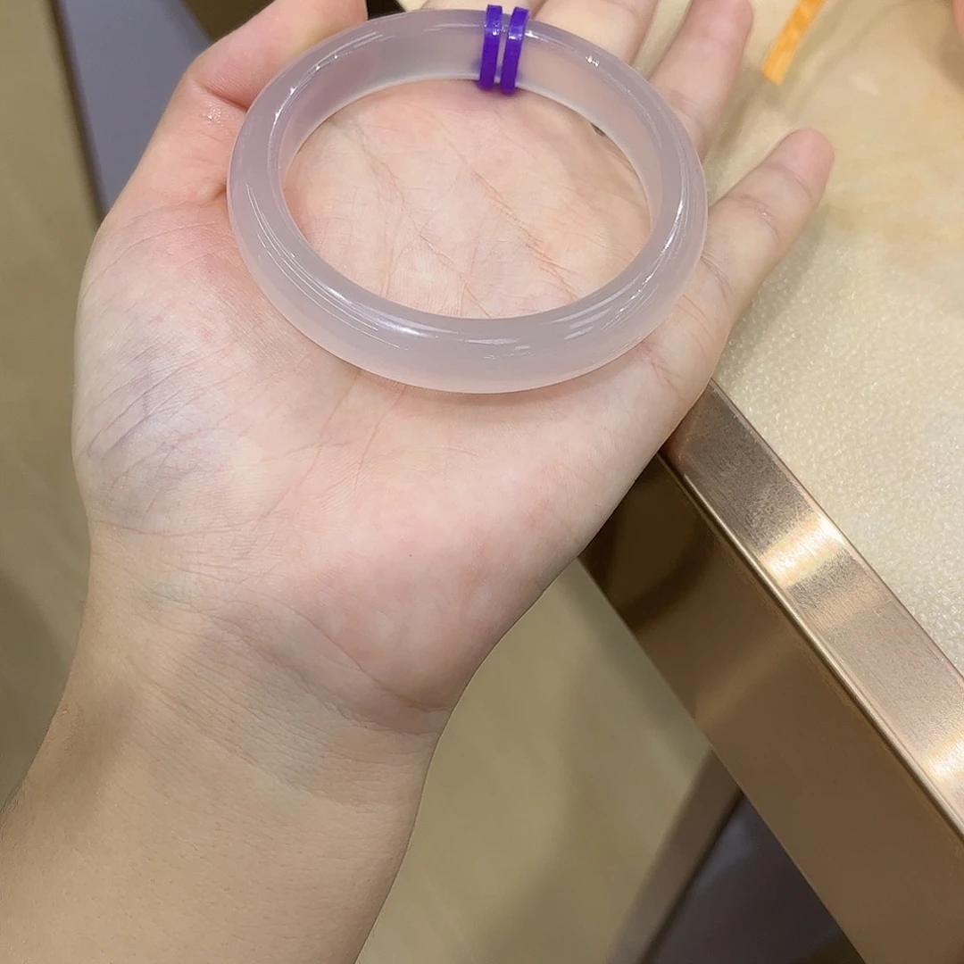 茉***乔玛瑙/玉髓手镯未镶嵌