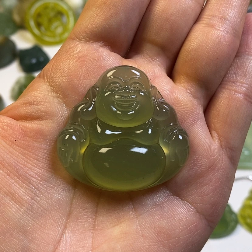 【闪购商品】蛇纹石玉颈饰未镶嵌****。