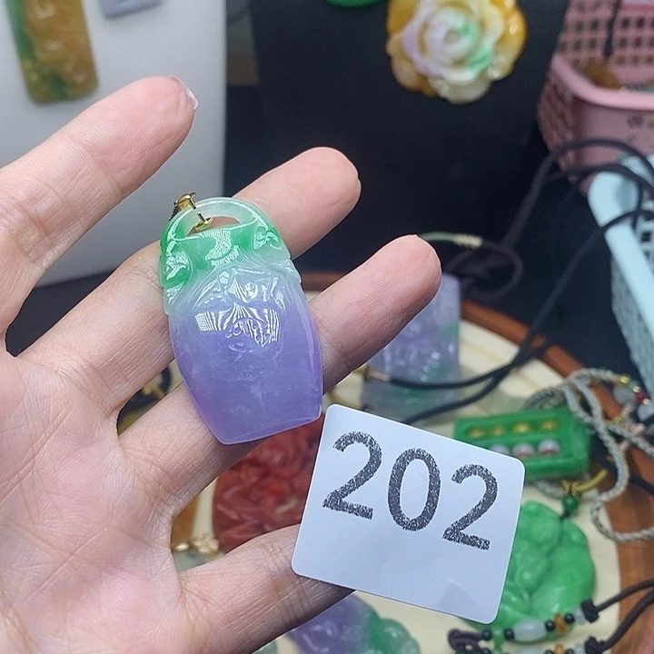 吊坠(赠链)未镶嵌翡翠