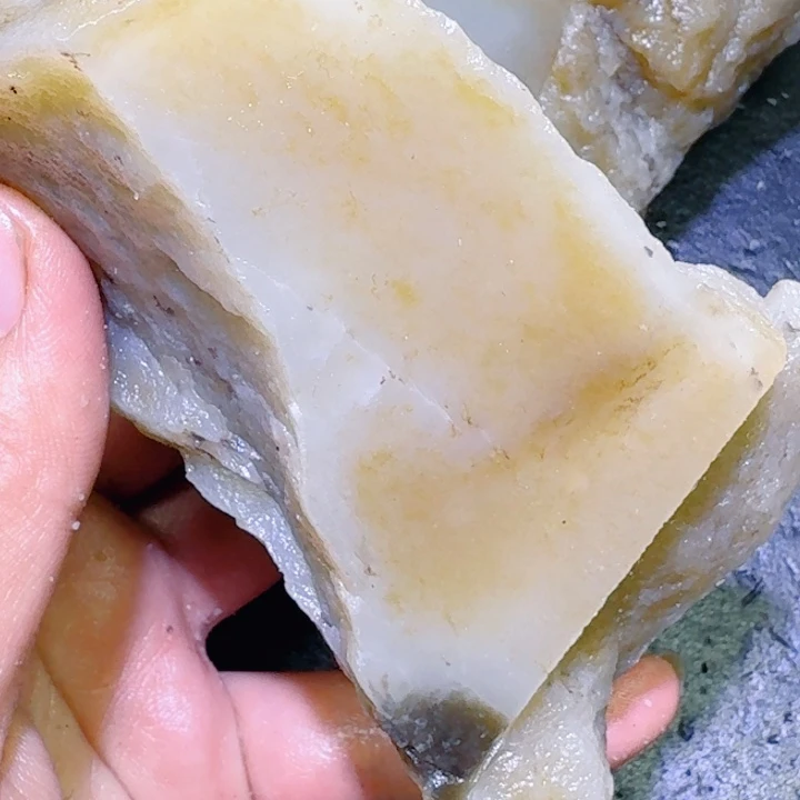 和田玉未镶嵌珠宝半成品