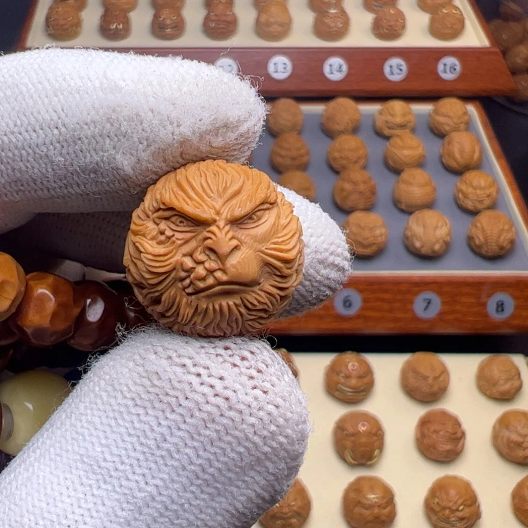 猴头核桃把件精修黑悟空