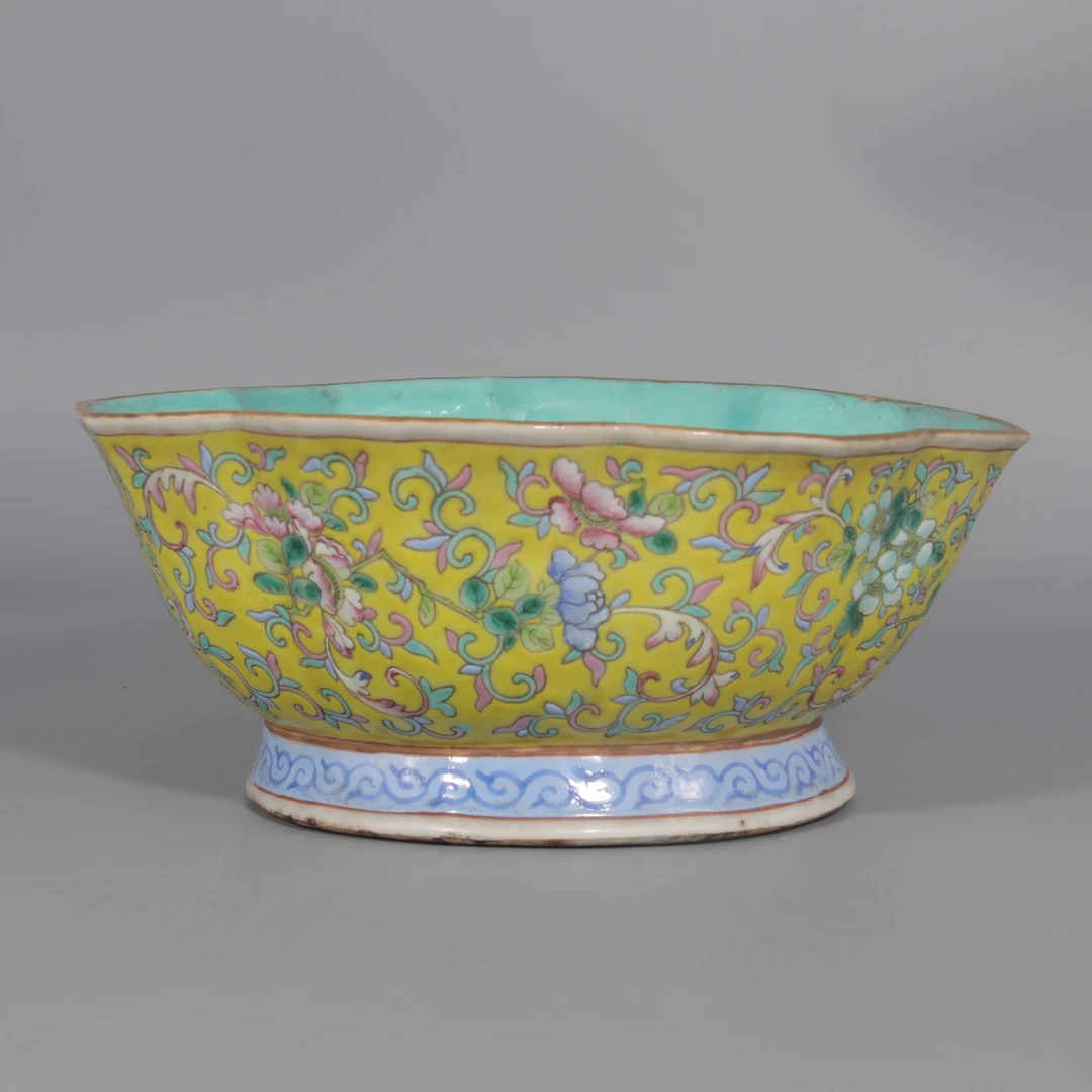 内松石绿釉外黄地粉彩缠枝花卉纹花口洗    H412-330