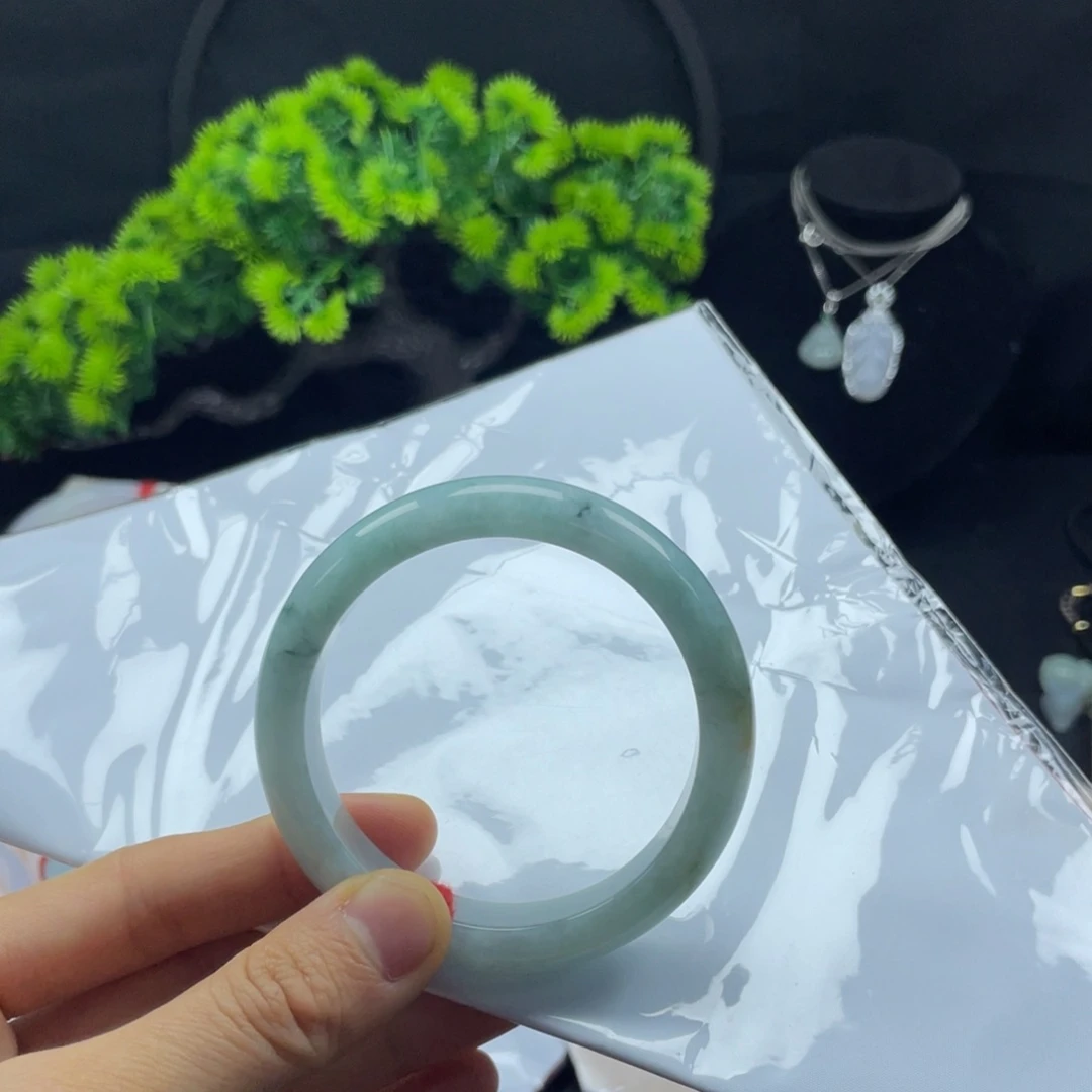 未镶嵌手镯翡翠天然翡翠手镯