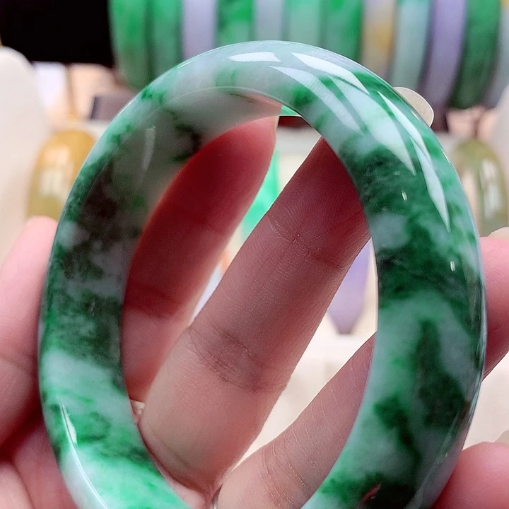 翡翠未镶嵌手镯翡翠