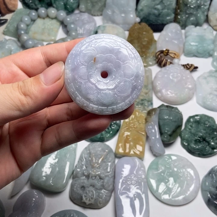 翡翠未镶嵌颈饰莲花扣60
