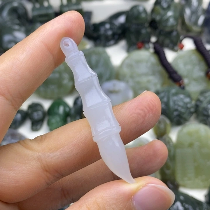 颈饰未镶嵌和田玉