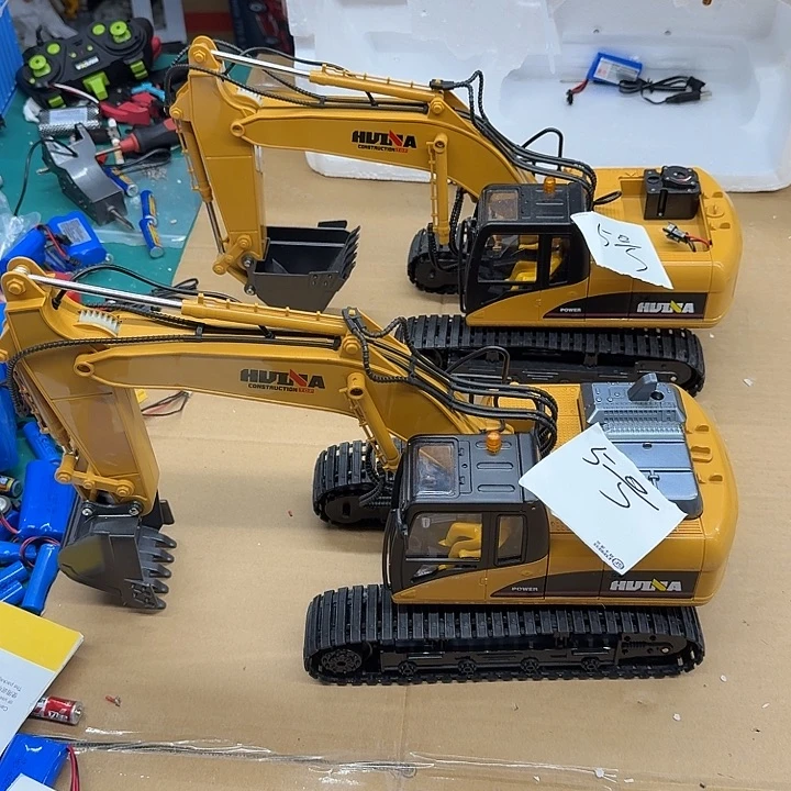 瑕疵5号650遥控挖机