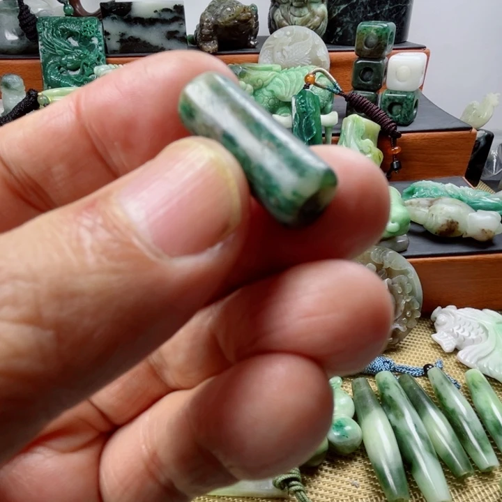 独山玉未镶嵌珠宝半成品