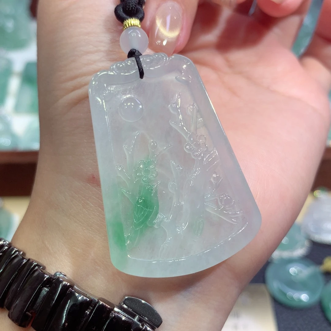 吊坠(不含链)未镶嵌翡翠
