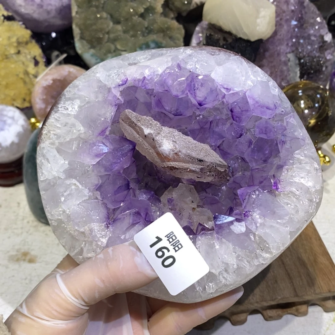 大型摆件（非配饰）紫晶未镶嵌方解石