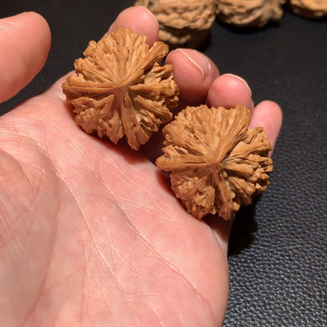 文玩核桃把件三棱36