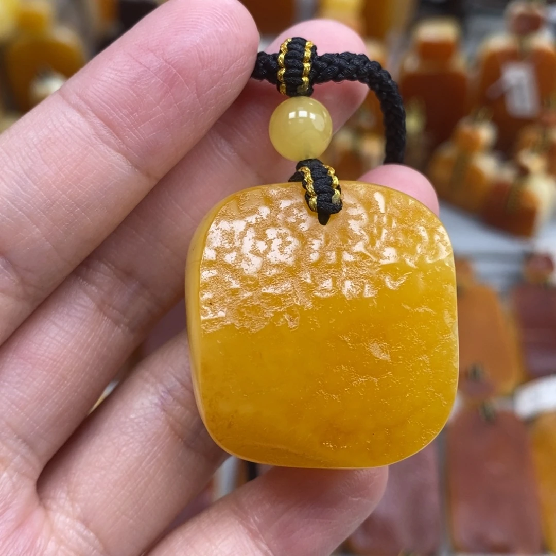 蜜蜡未镶嵌珠宝奇石