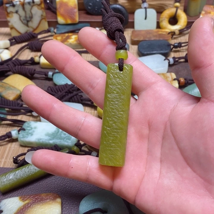 蛇纹石玉挂件未镶嵌二*