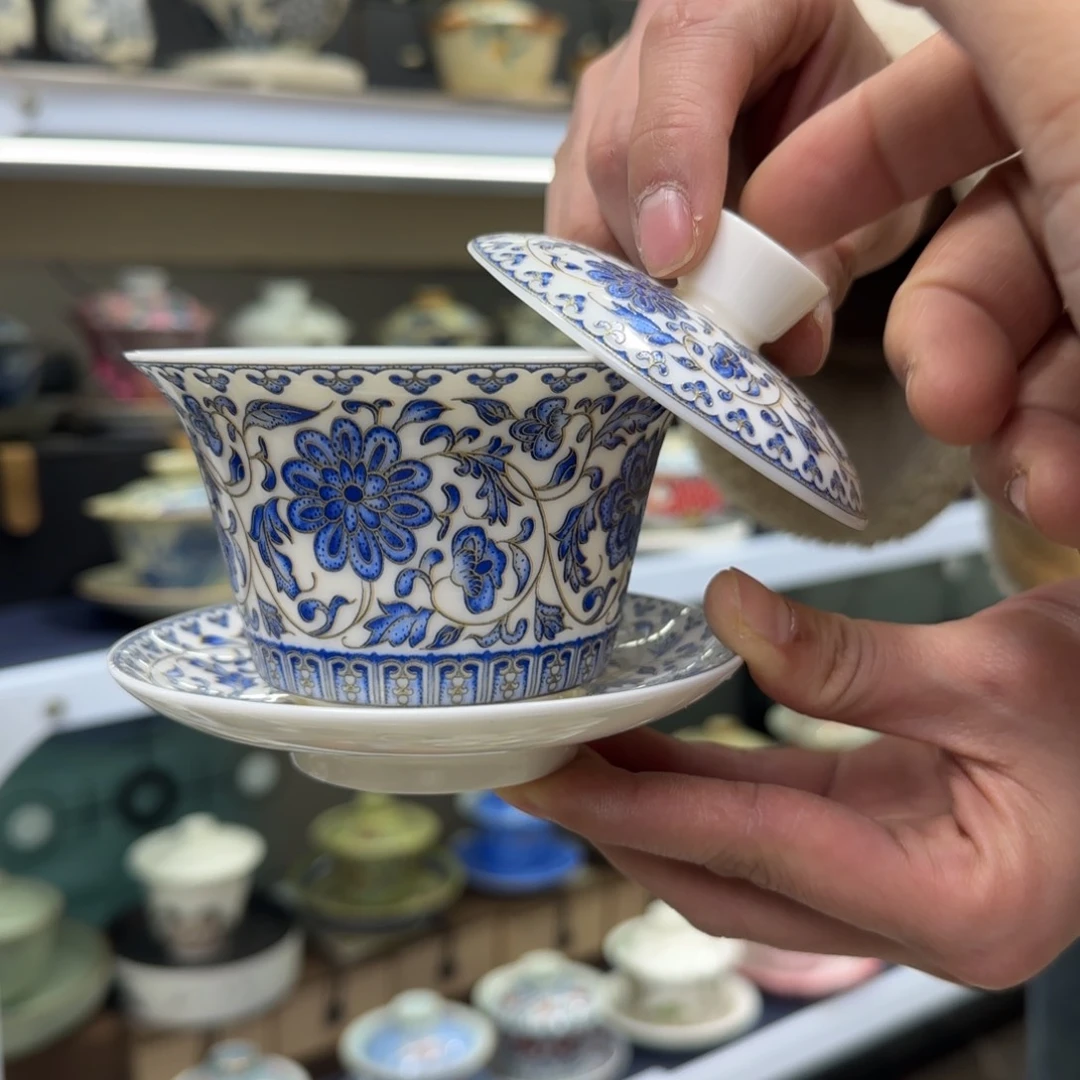 高温下的高温天气使人心情愉悦