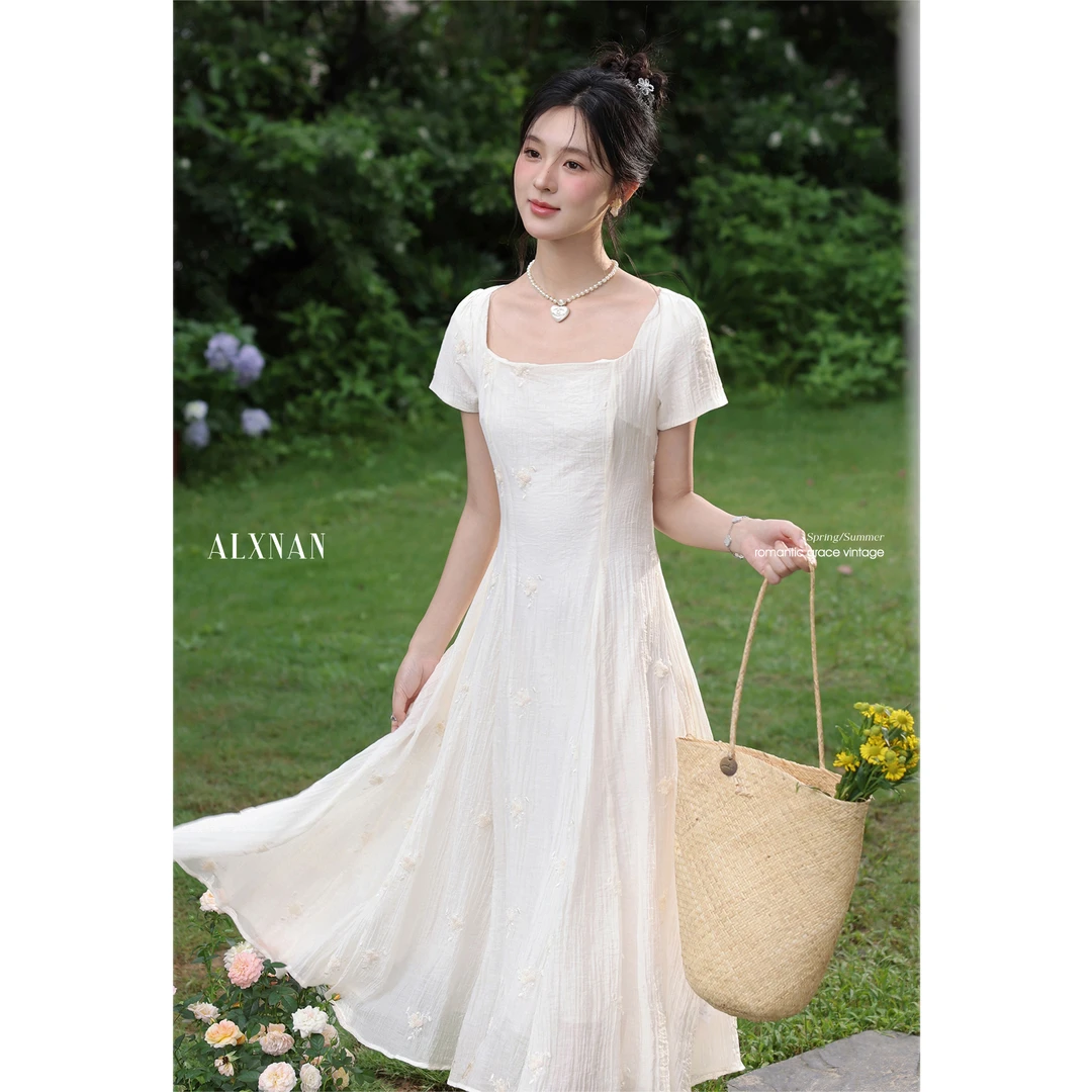 【清清】透气轻薄显瘦法式短袖连衣裙夏季刺绣杏色长裙女