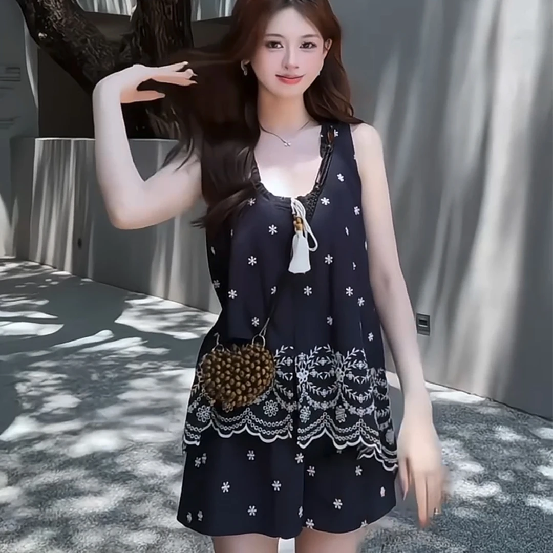 韩系显瘦复古小众无袖背心上衣休闲短裤两件套老钱风时尚套装女