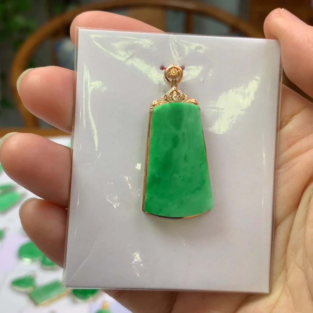 【闪购商品】翡翠颈饰18K金镶嵌翡翠首饰