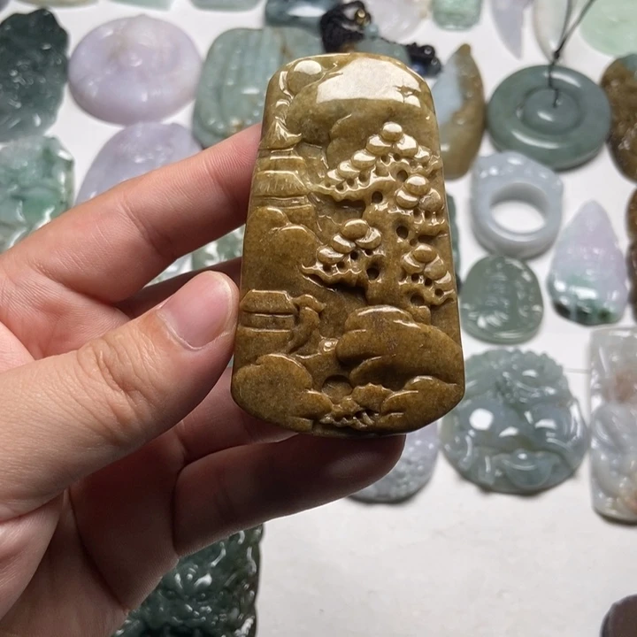 翡翠未镶嵌颈饰山水41