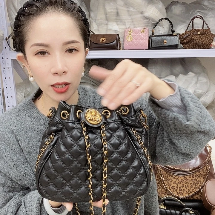 蚕丝小牛剖层皮革PU