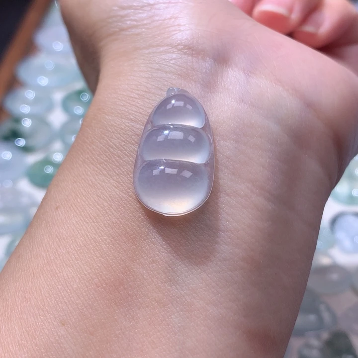 颈饰未镶嵌翡翠冰种福豆