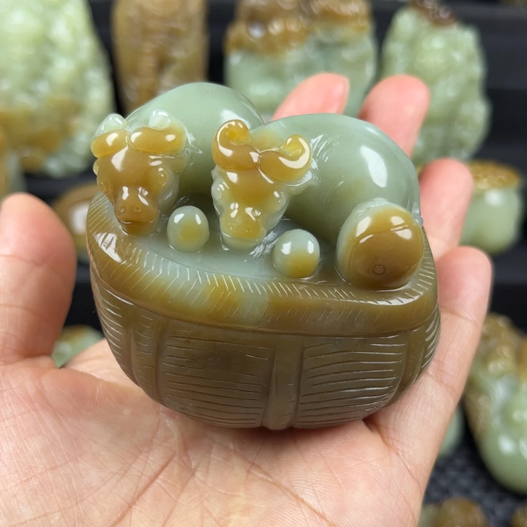 和田玉未镶嵌把件