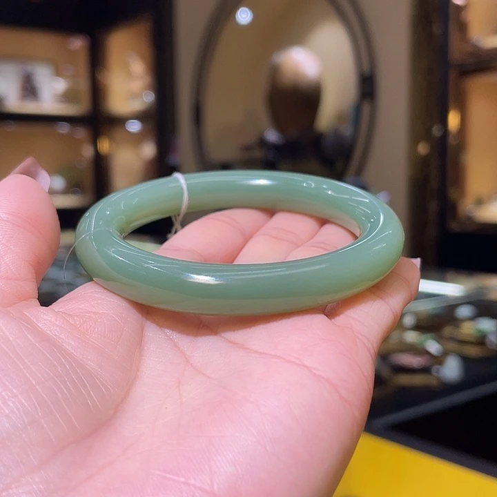 未镶嵌手镯（圆镯）和田玉56.5#54.65g