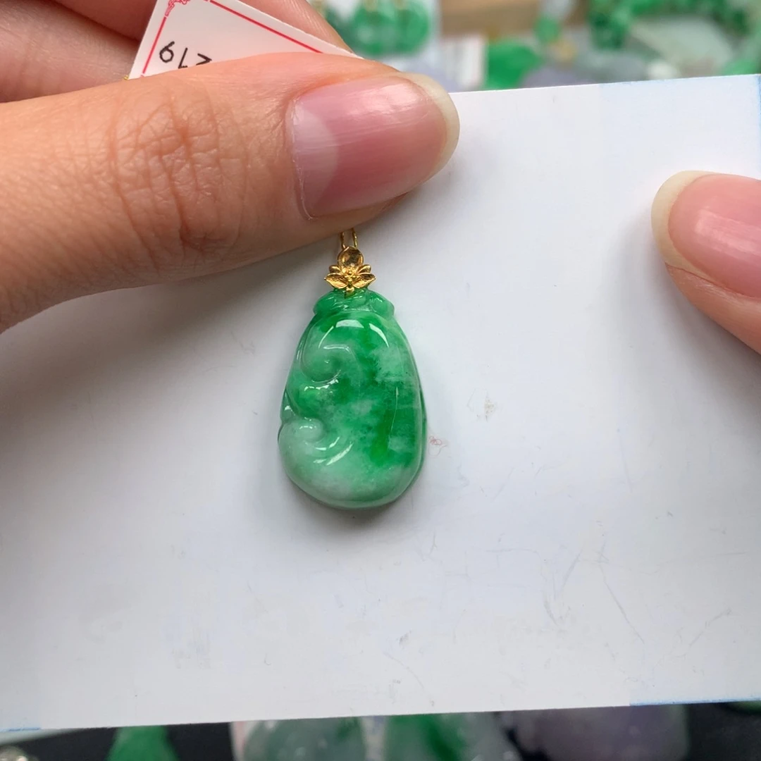 吊坠(不含链)未镶嵌翡翠