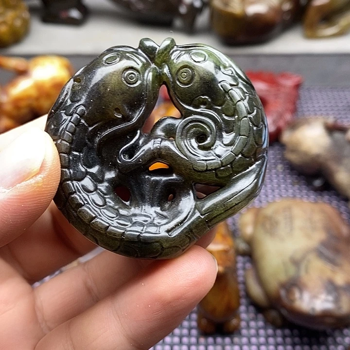蛇纹石玉未镶嵌颈饰