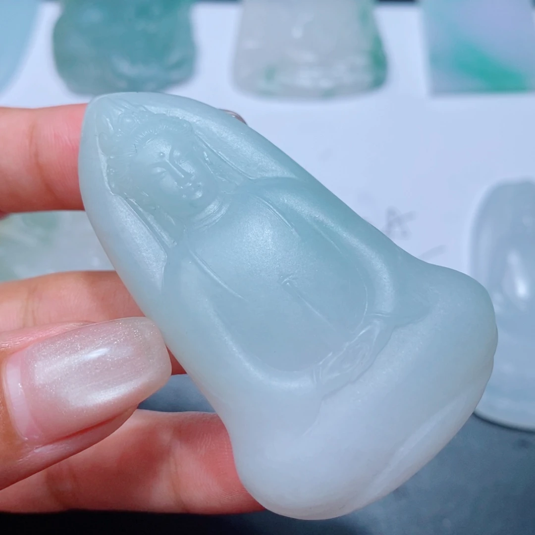 定制翡翠吊坠未镶嵌