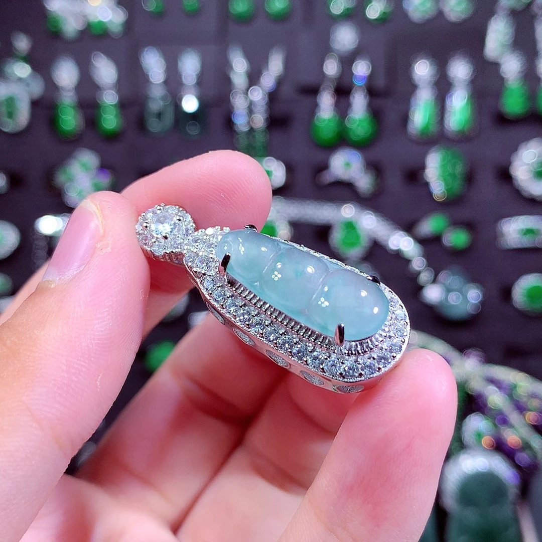 颈饰未镶嵌翡翠天然