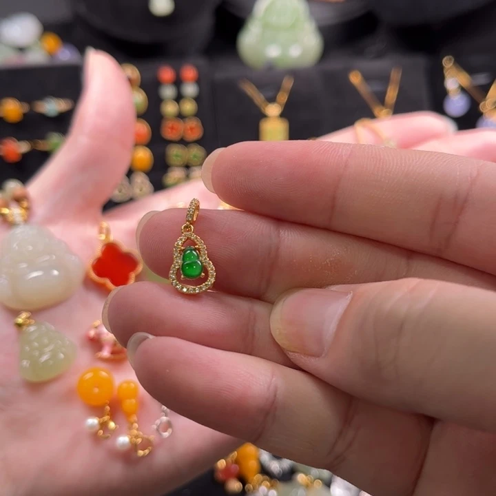 颈饰银S925镶嵌翡翠