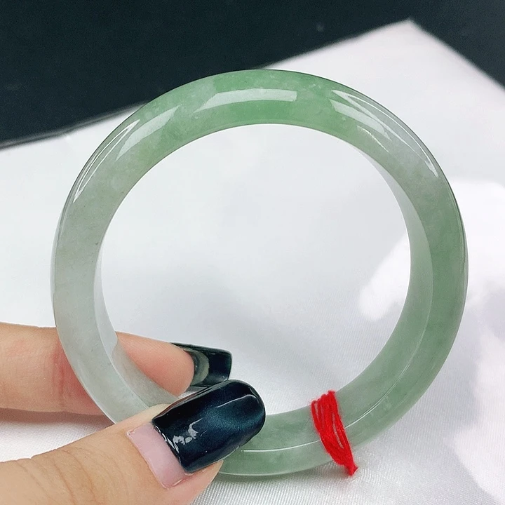 翡翠手镯未镶嵌圈53.8，2043