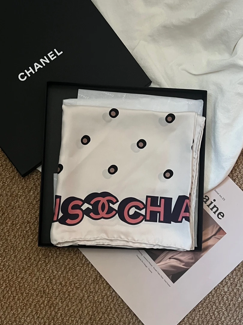 全新未使用 Chanel/香奈儿 chanel粉紫logo波点方巾丝巾size90