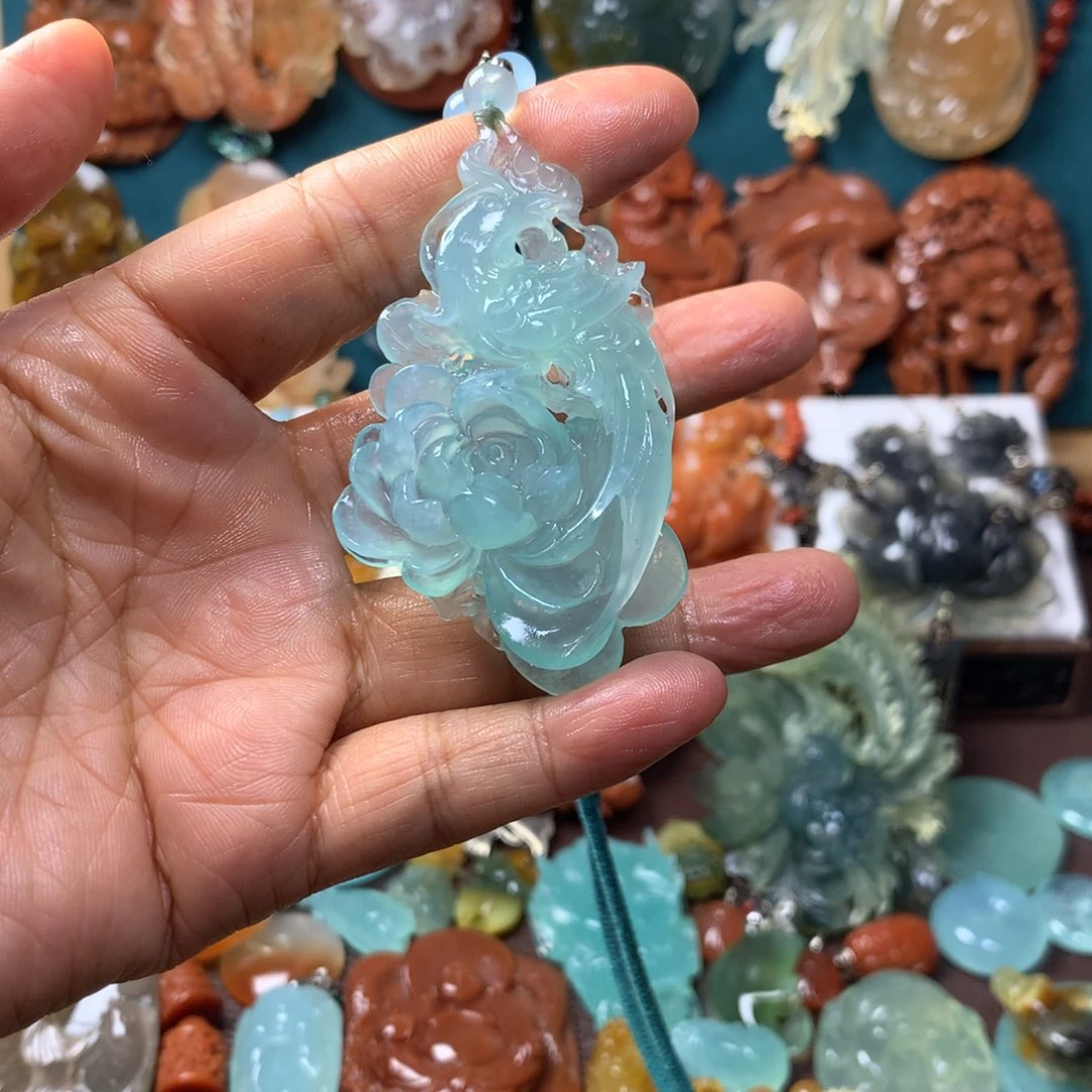 蛇纹石玉未镶嵌挂坠