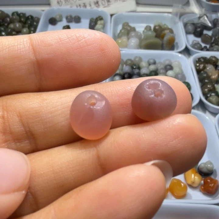 和田玉未镶嵌珠宝半成品右面送